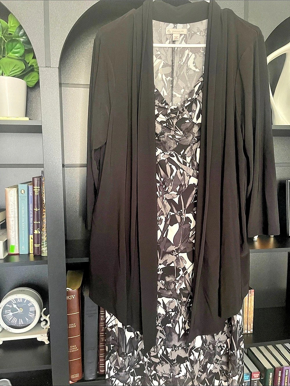 C5 Floral Maxi Dress in Black & White Size 16 Like New